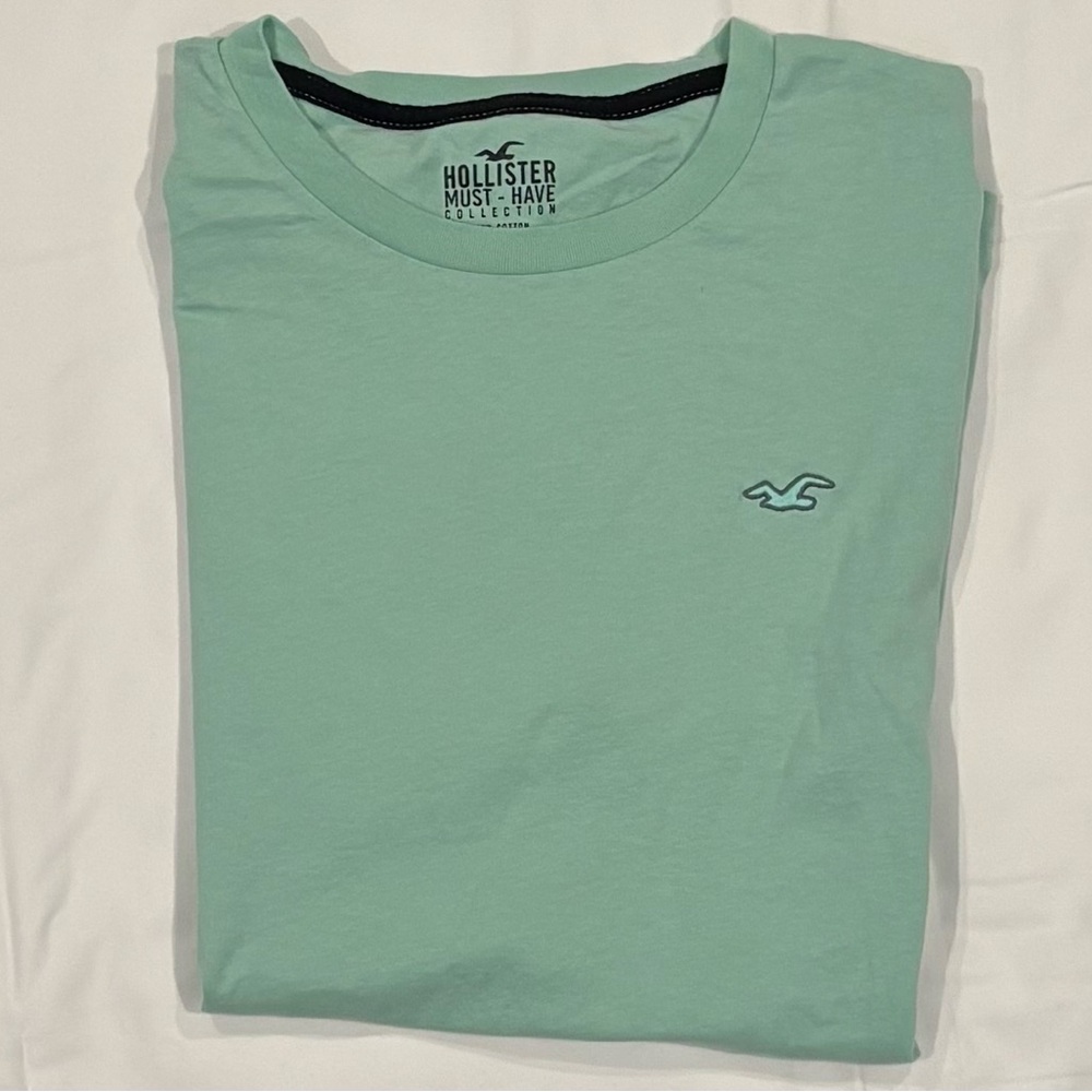 Holister T-Shirts - Picture 5 of 13
